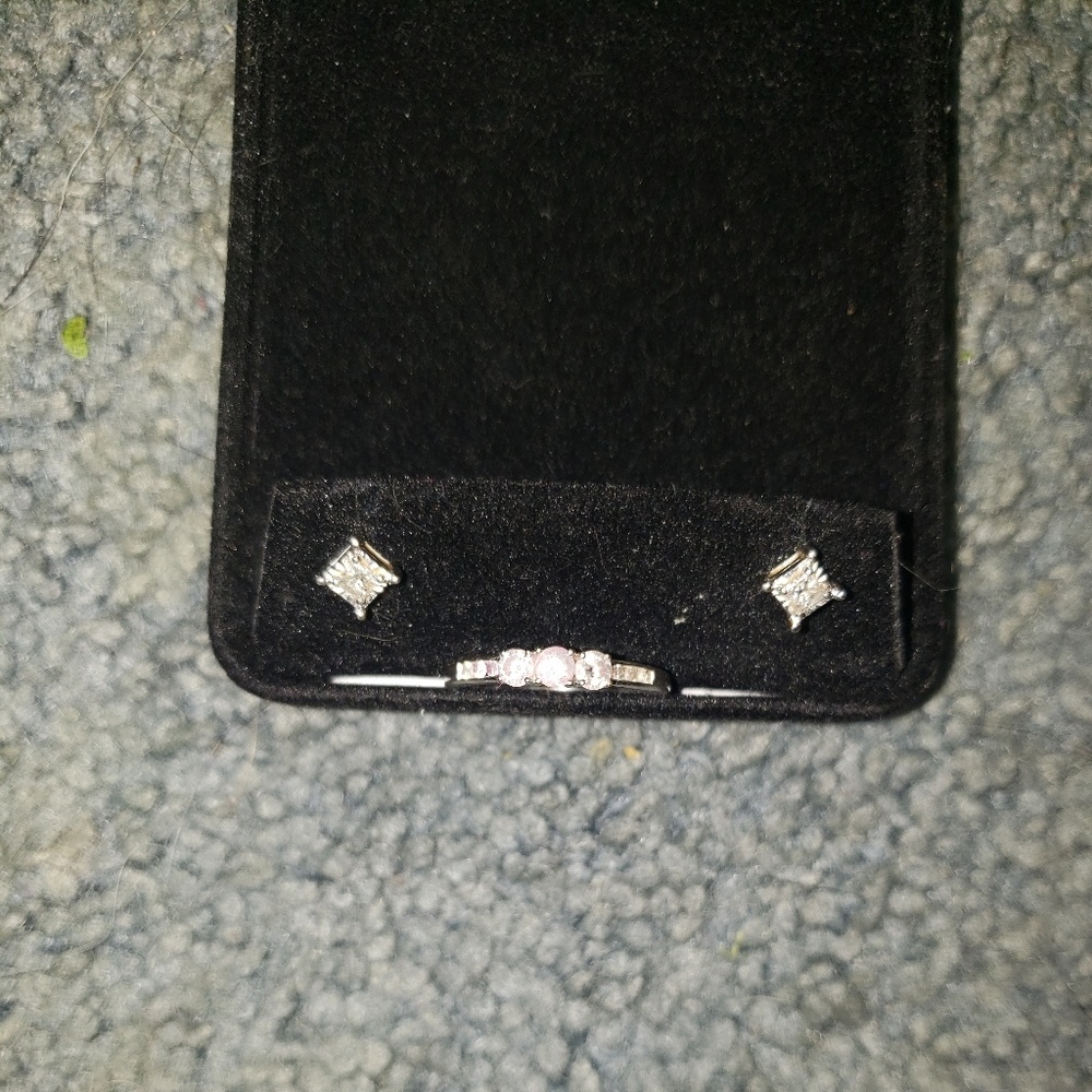 White gold diamond  ring and earnings